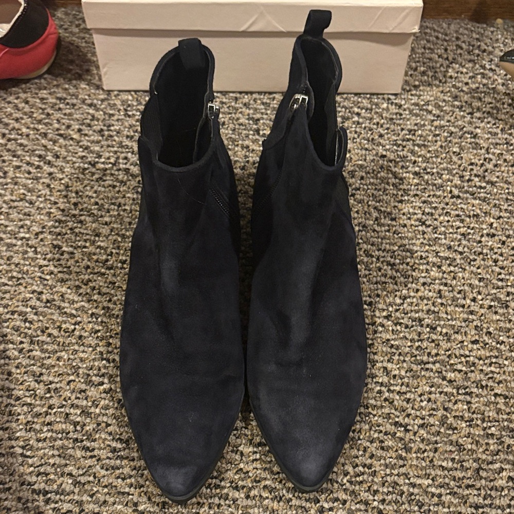DKNY Black Suede Ankle Boots size 9/40